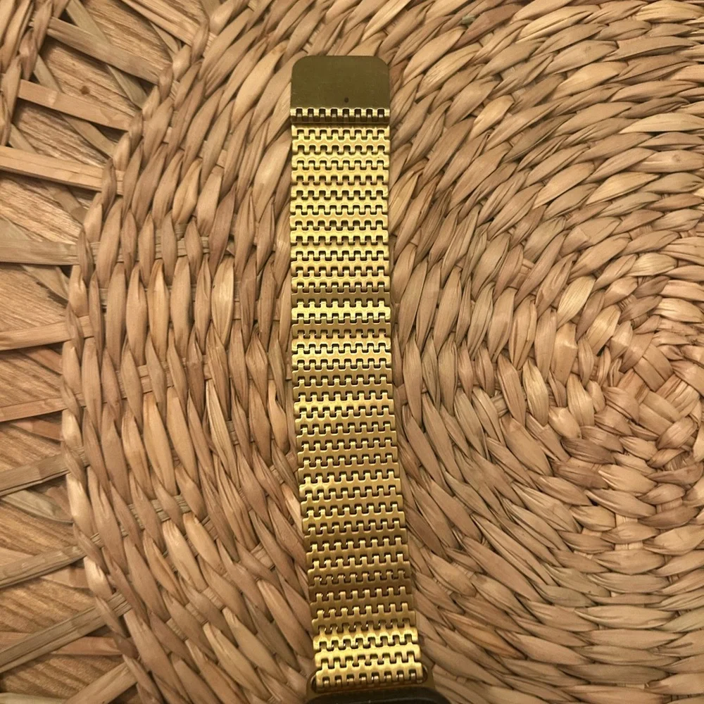 Applewatch set to reset factory settings with Gold band and cover for face